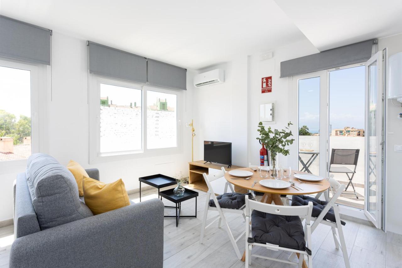 Apartamentos La Pelusa マラガ エクステリア 写真